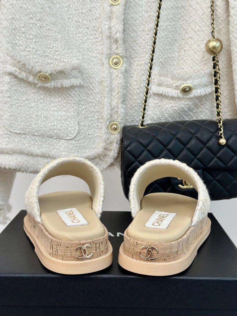 Stylish Chxnxl Slippers 128187