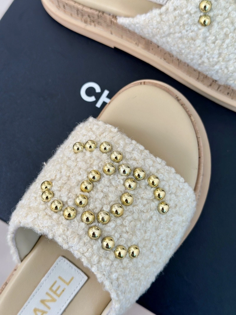 Stylish Chxnxl Slippers 128187