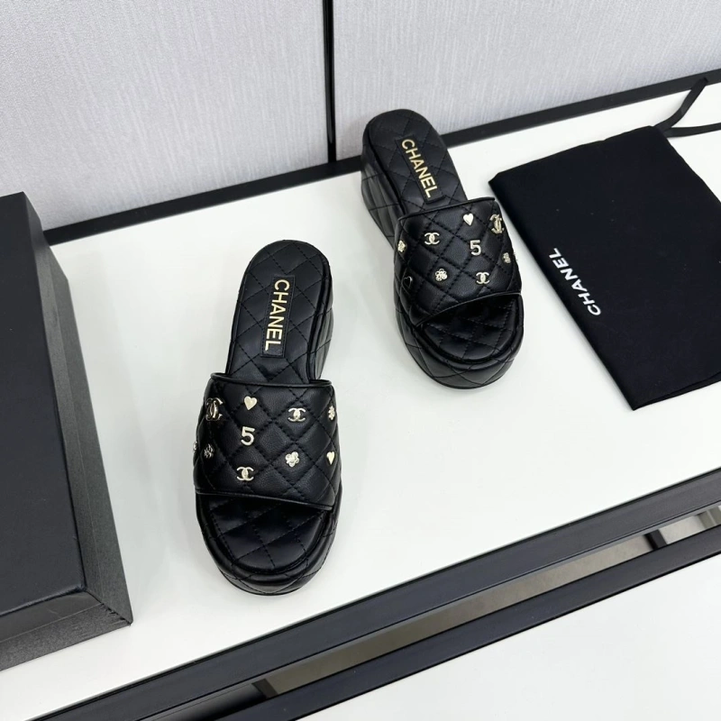 Soft Chxnxl Slippers 128183