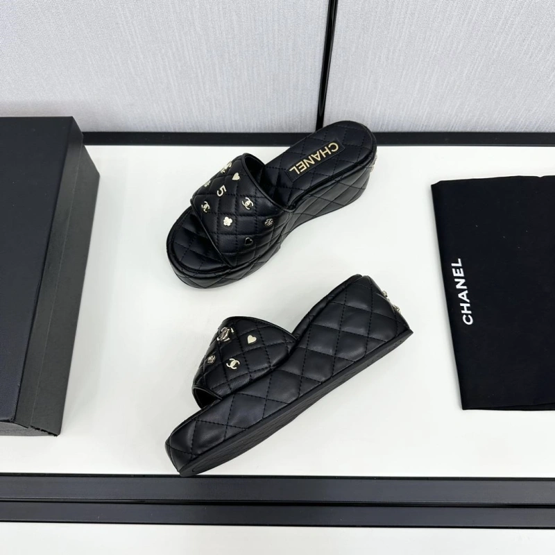 Soft Chxnxl Slippers 128183