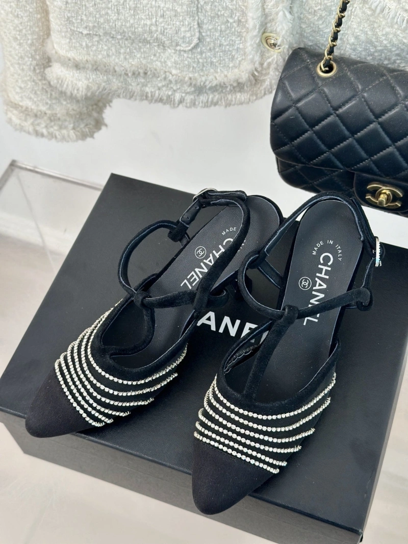 Resilient Chxnxl Sandals 128595