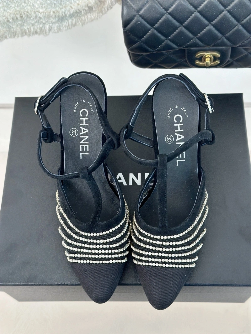 Resilient Chxnxl Sandals 128595