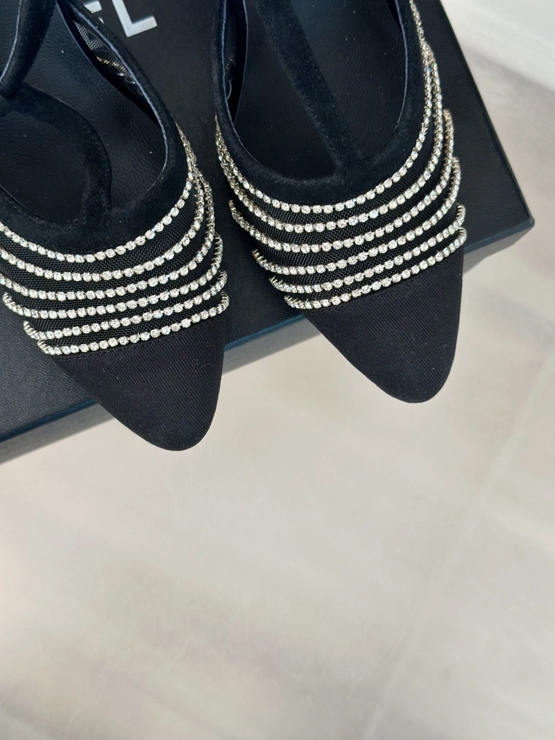 Resilient Chxnxl Sandals 128595