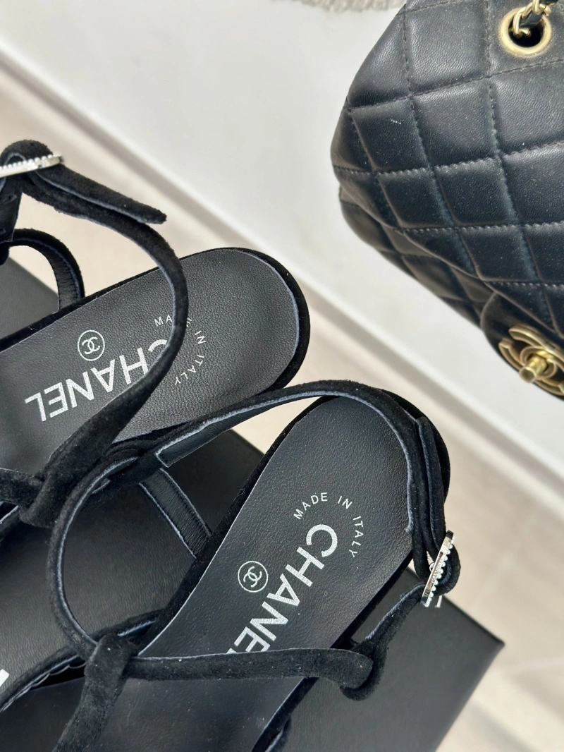 Resilient Chxnxl Sandals 128595