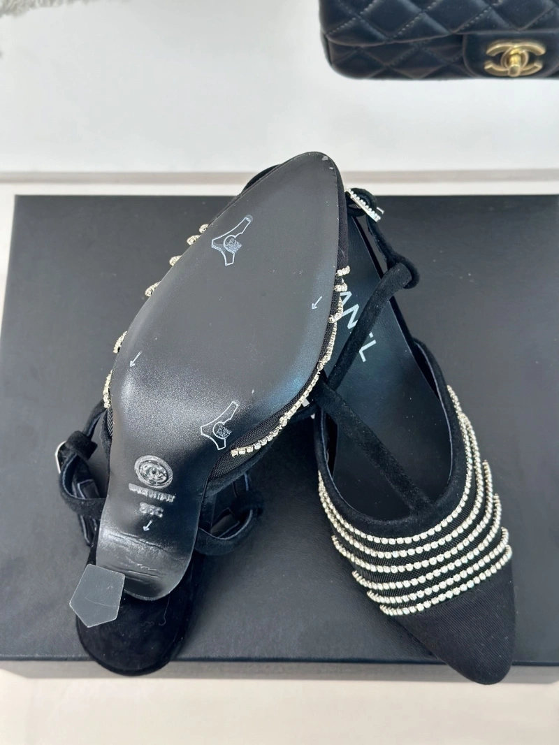 Resilient Chxnxl Sandals 128595