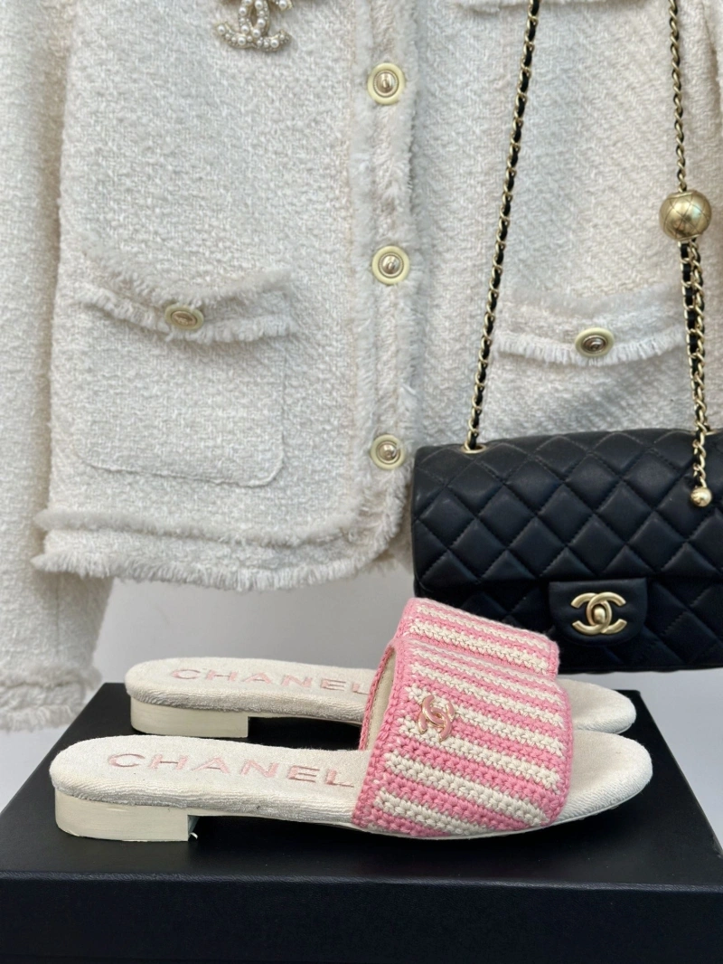 Modern Chxnxl Slippers 128176