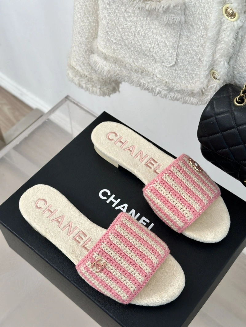 Modern Chxnxl Slippers 128176
