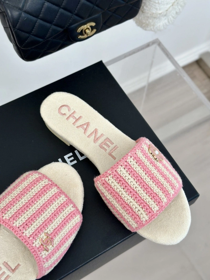Modern Chxnxl Slippers 128176