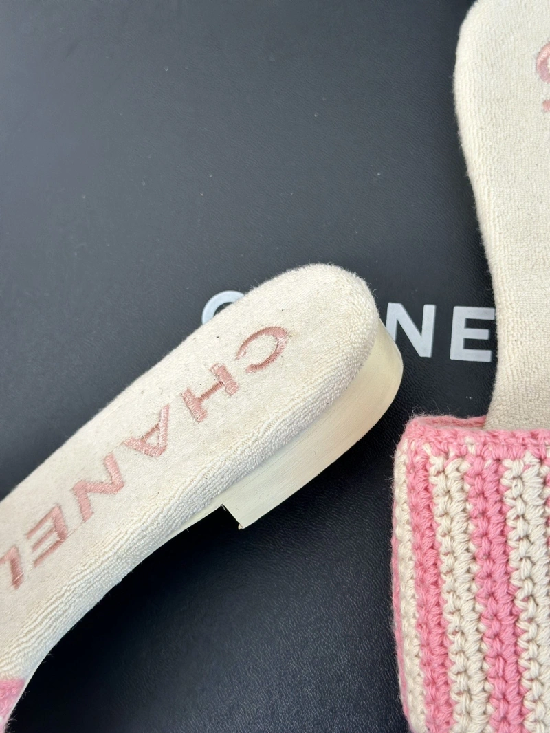 Modern Chxnxl Slippers 128176