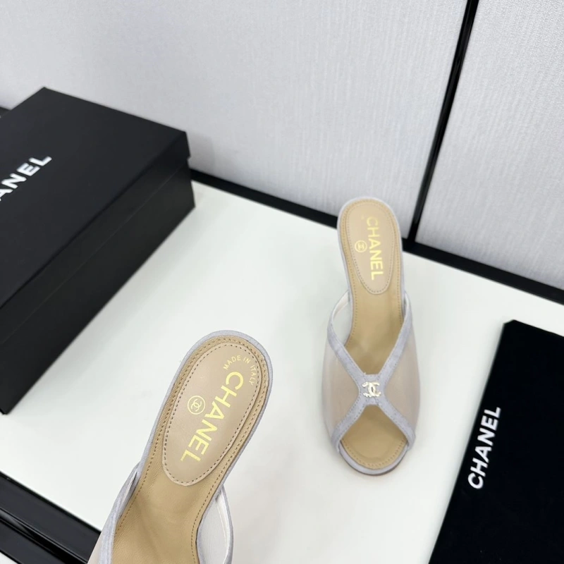 Bright Chxnxl Slippers 128173