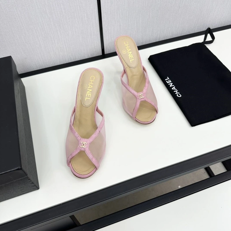 Unique Chxnxl Slippers 128171