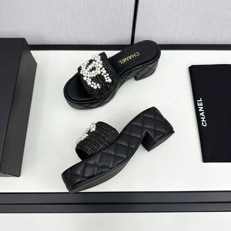 Classic Chxnxl Slippers 128167