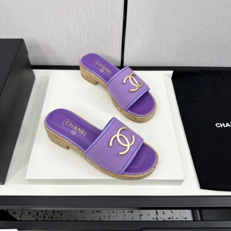 HighQuality Chxnxl Slippers 128172