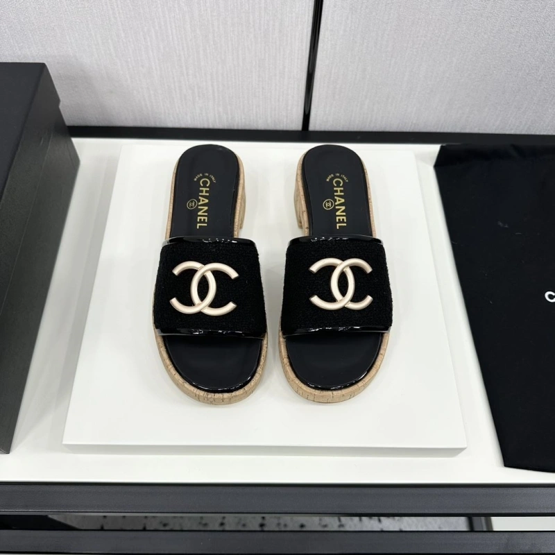 ModernLook Chxnxl Slippers 128163