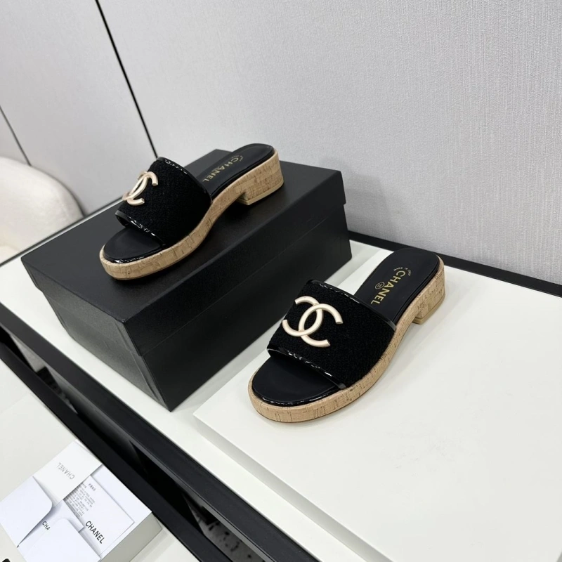 ModernLook Chxnxl Slippers 128163