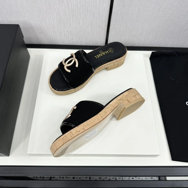 ModernLook Chxnxl Slippers 128163