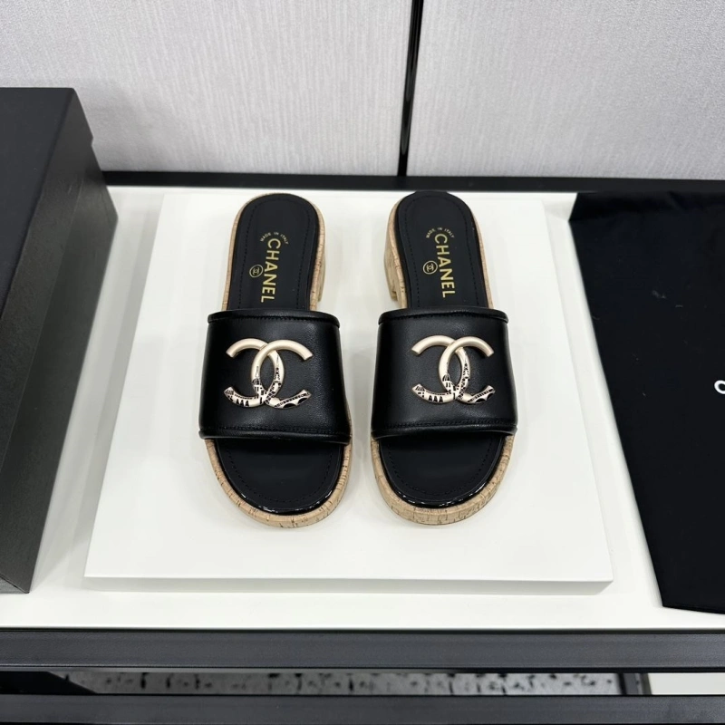 Trendy Chxnxl Slippers 128160