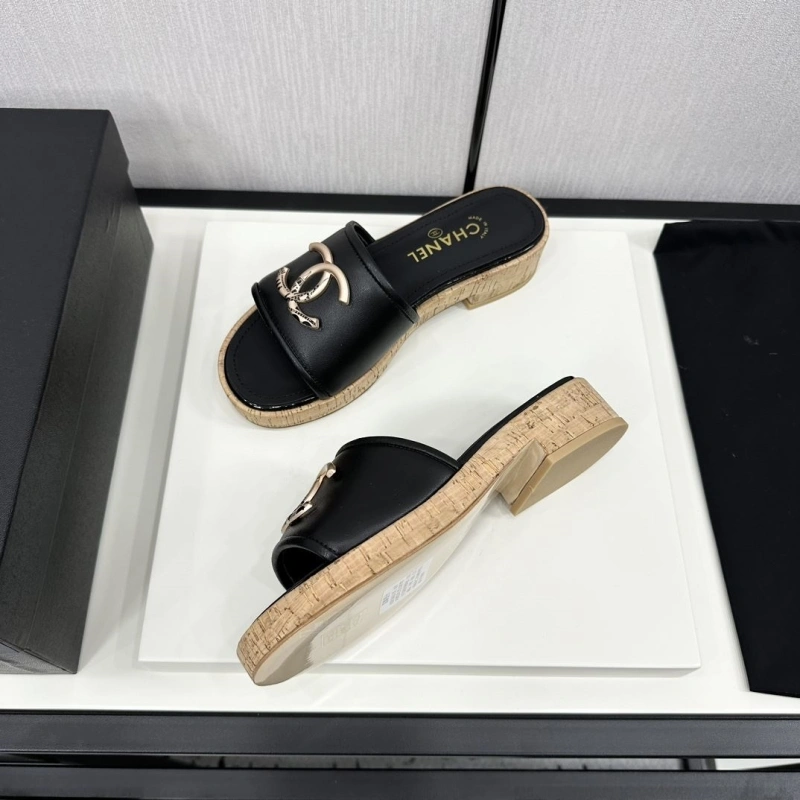 Trendy Chxnxl Slippers 128160