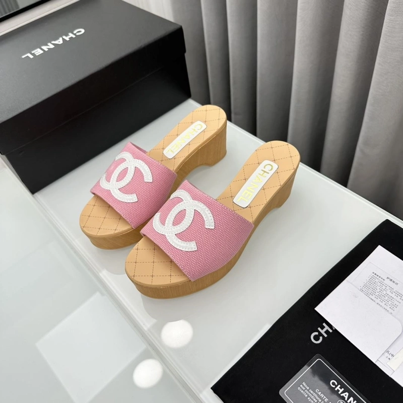 Durable Chxnxl Slippers 128153