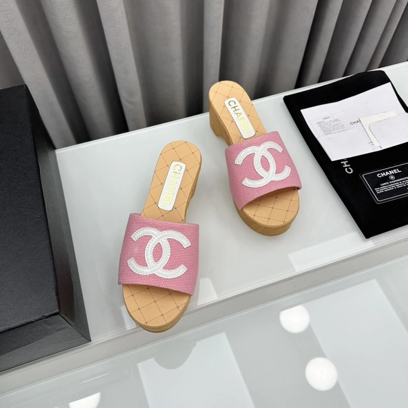 Durable Chxnxl Slippers 128153