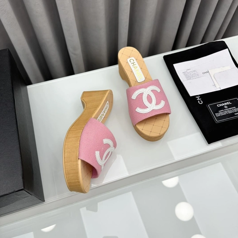 Durable Chxnxl Slippers 128153