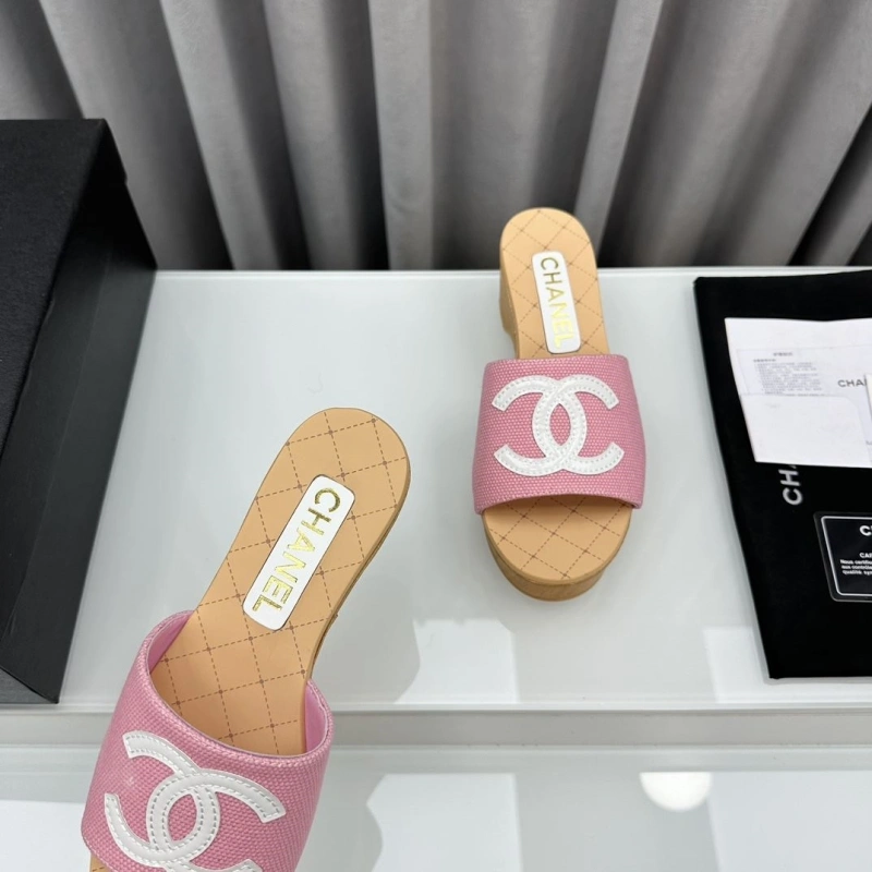 Durable Chxnxl Slippers 128153