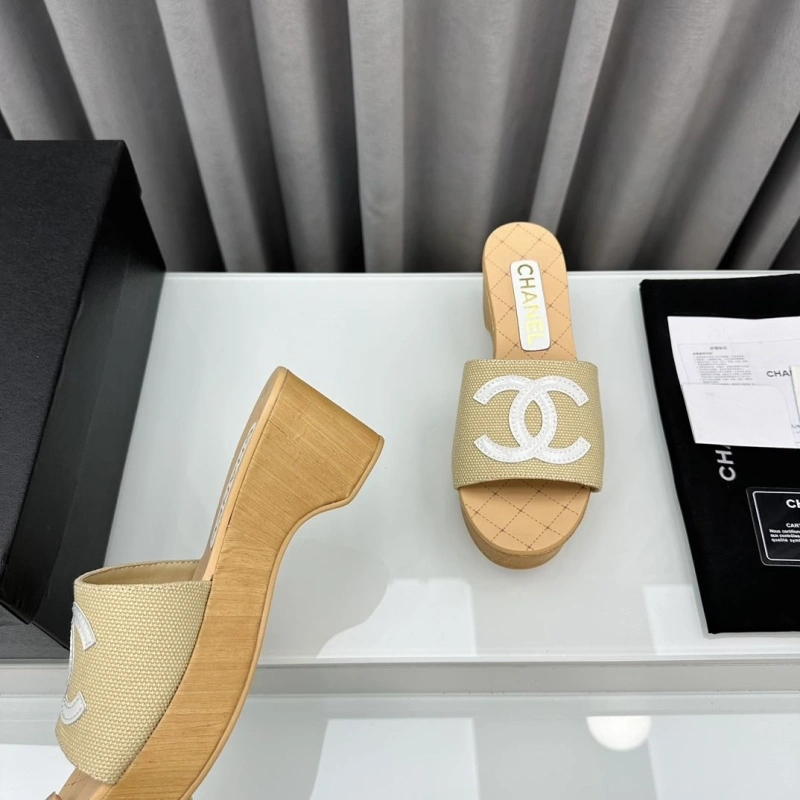 ModernLook Chxnxl Slippers 128149