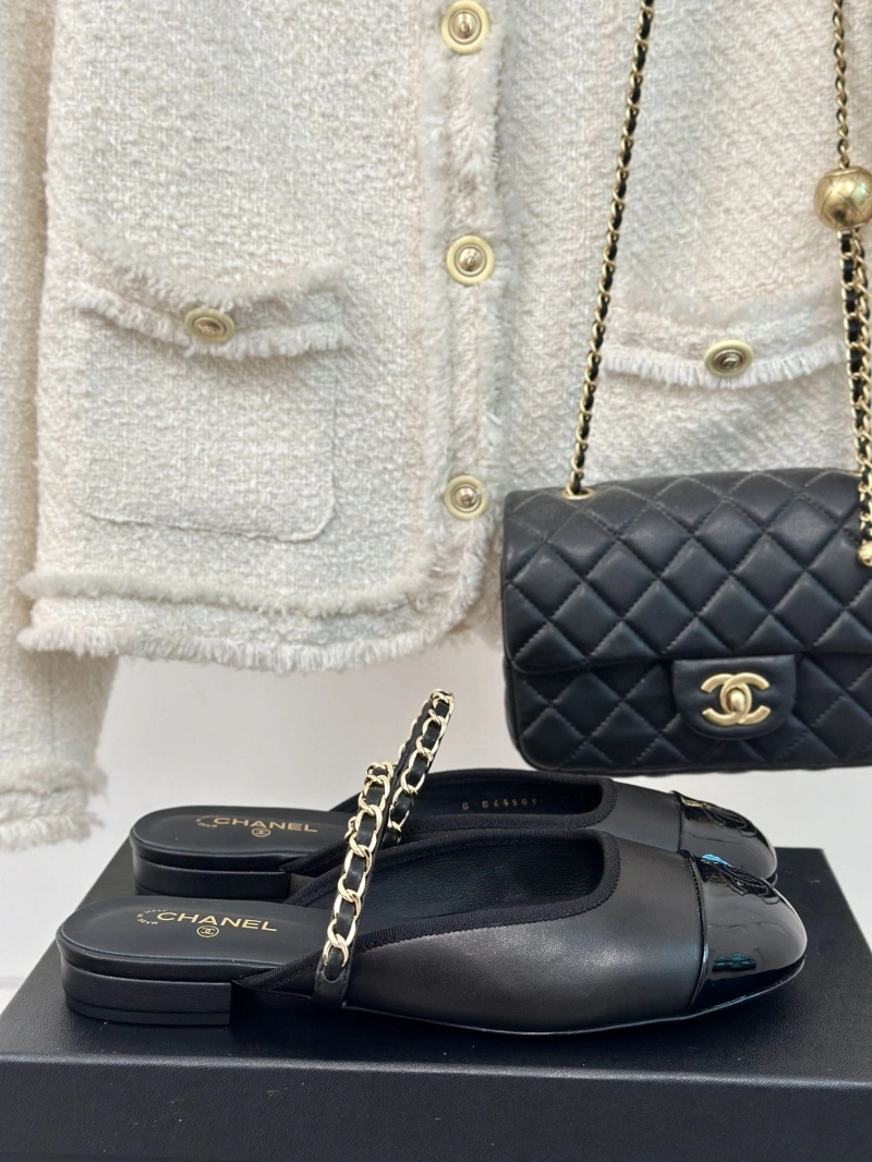 Stylish Chxnxl Slippers 128150