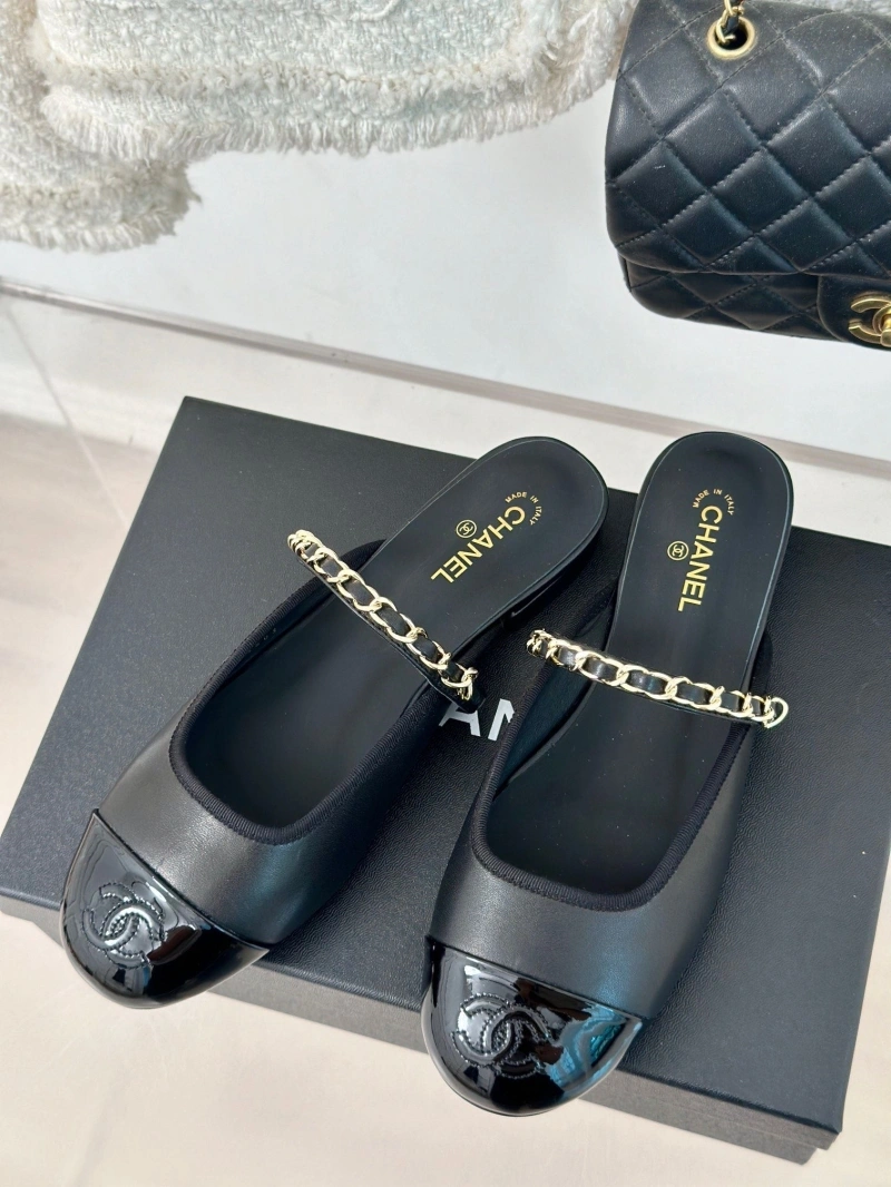 Stylish Chxnxl Slippers 128150