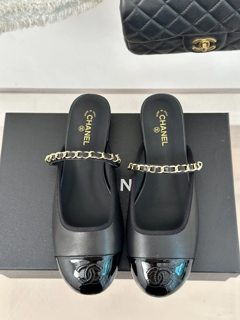 Stylish Chxnxl Slippers 128150