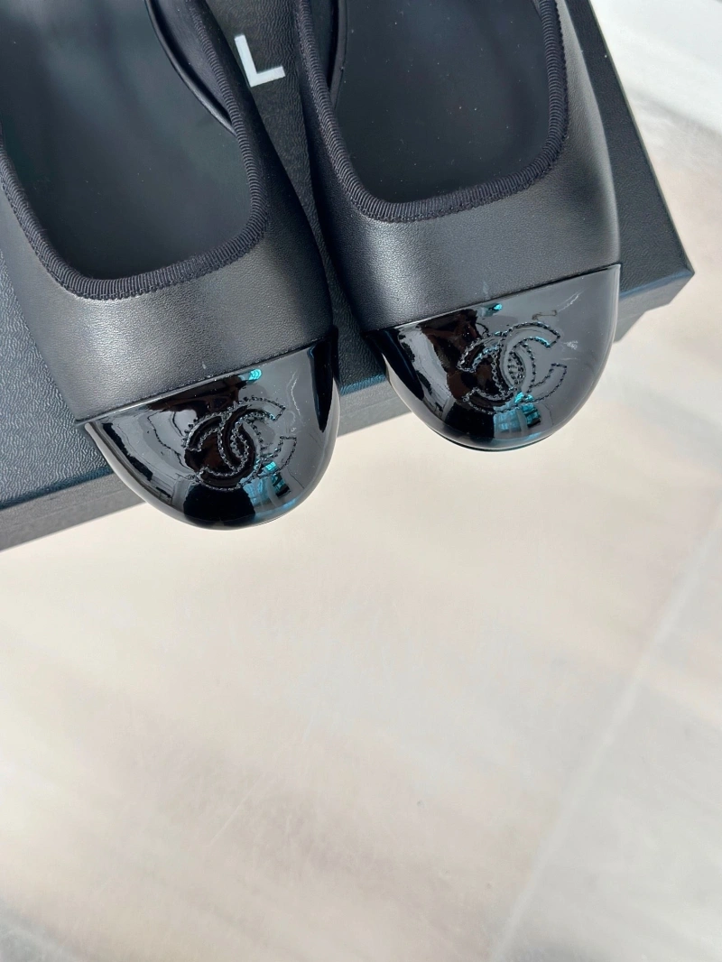 Stylish Chxnxl Slippers 128150