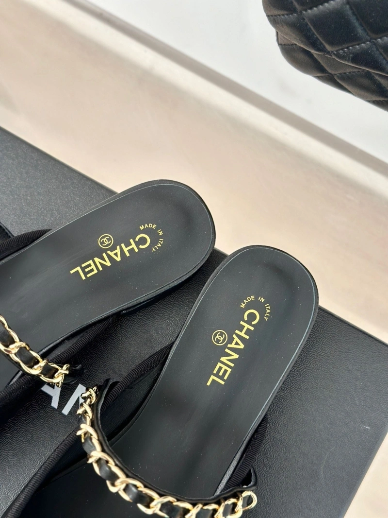 Stylish Chxnxl Slippers 128150