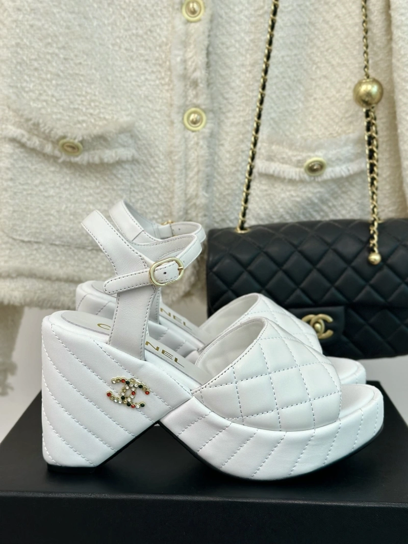 NewStyle Chxnxl Sandals 128572