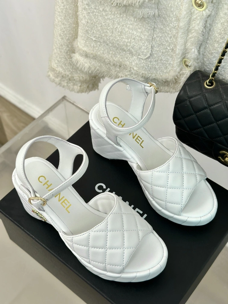 NewStyle Chxnxl Sandals 128572