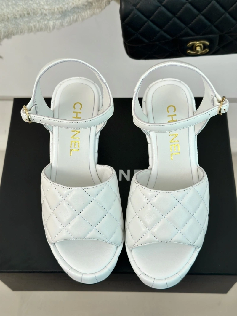 NewStyle Chxnxl Sandals 128572