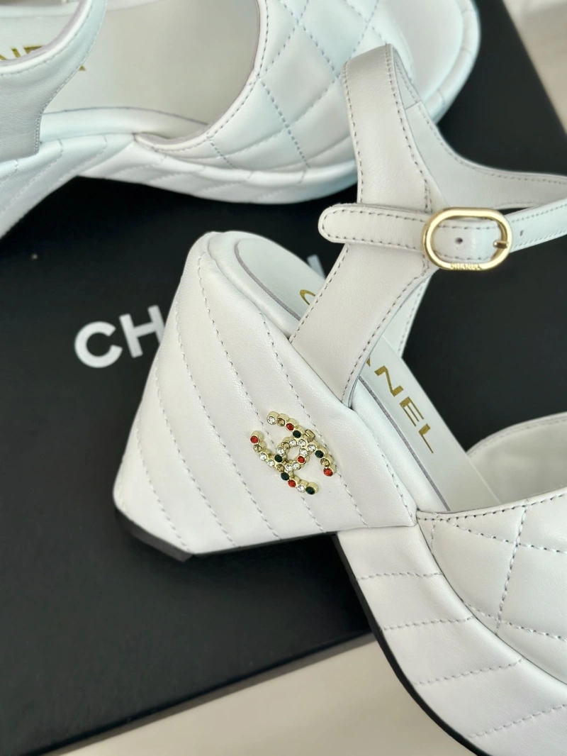 NewStyle Chxnxl Sandals 128572