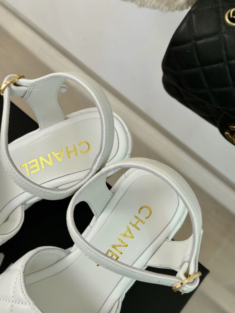 NewStyle Chxnxl Sandals 128572