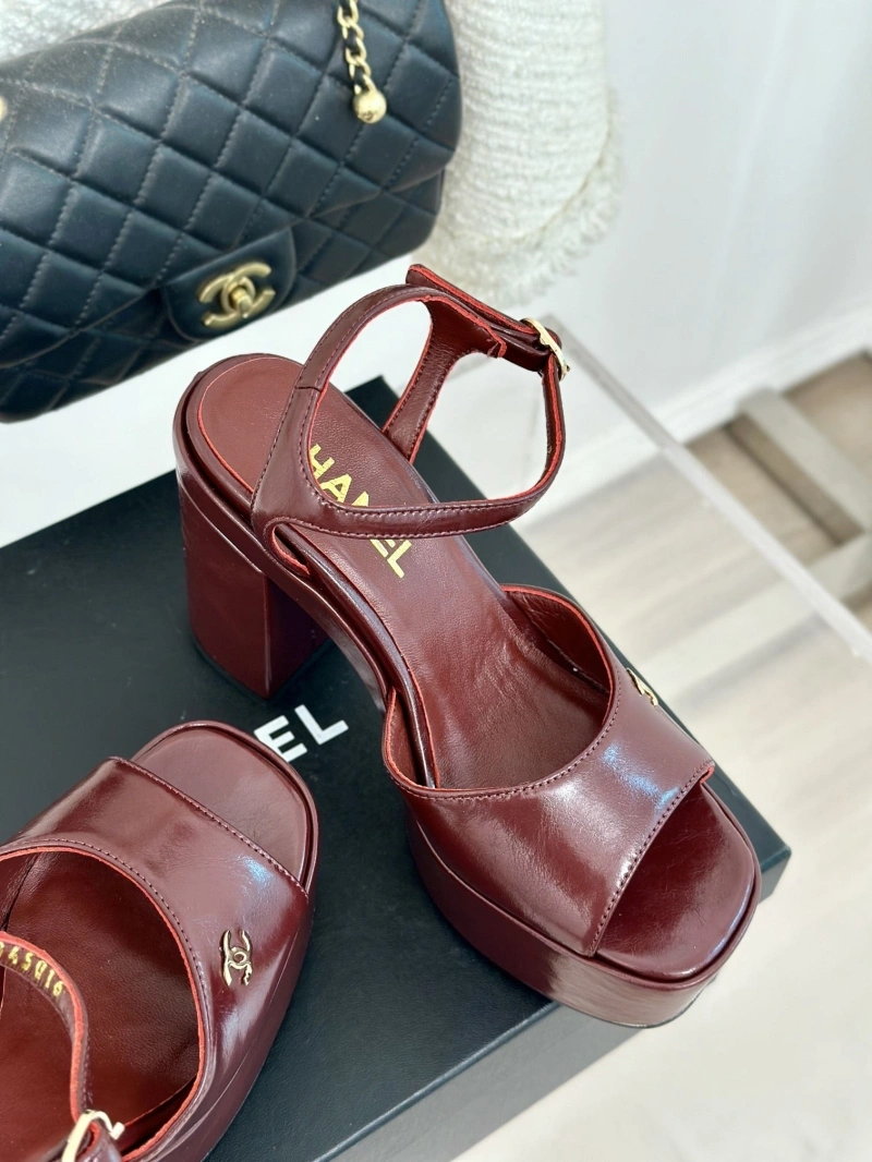 NewStyle Chxnxl Sandals 128575