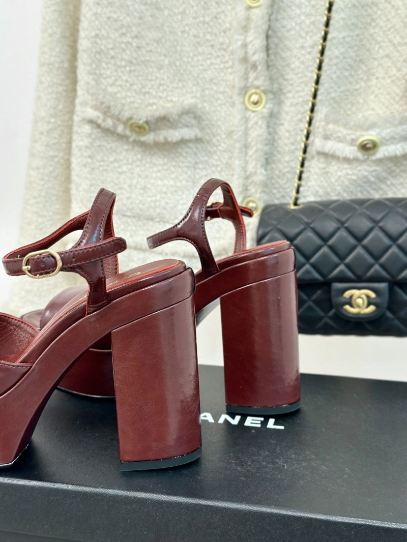NewStyle Chxnxl Sandals 128575