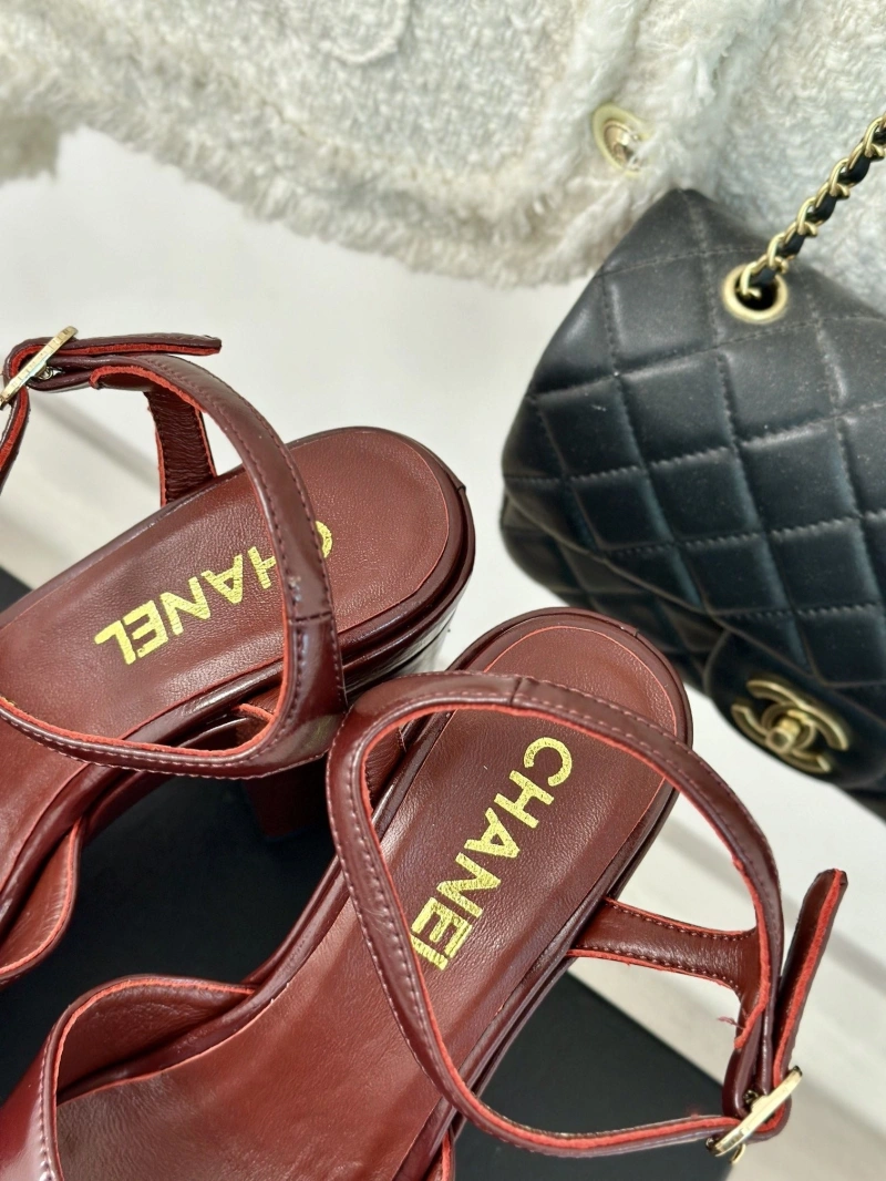 NewStyle Chxnxl Sandals 128575