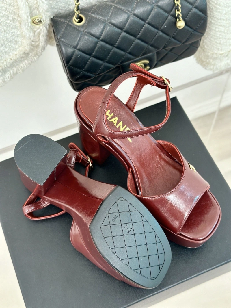 NewStyle Chxnxl Sandals 128575