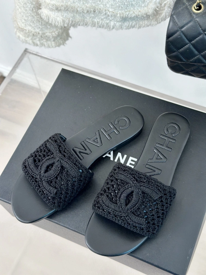 DailyWear Chxnxl Slippers 128143