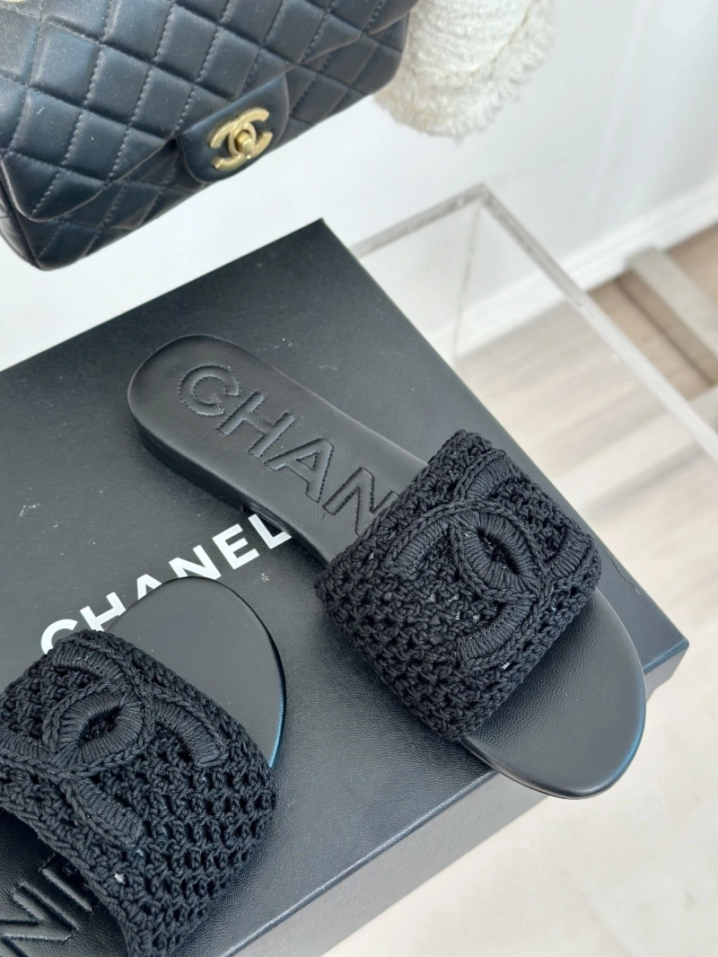 DailyWear Chxnxl Slippers 128143