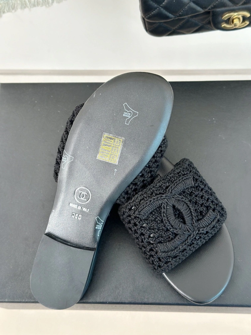 DailyWear Chxnxl Slippers 128143