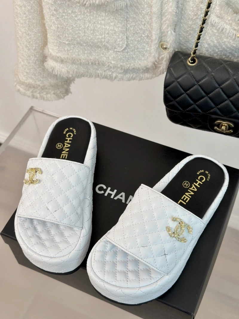 Flexible Chxnxl Slippers 128135