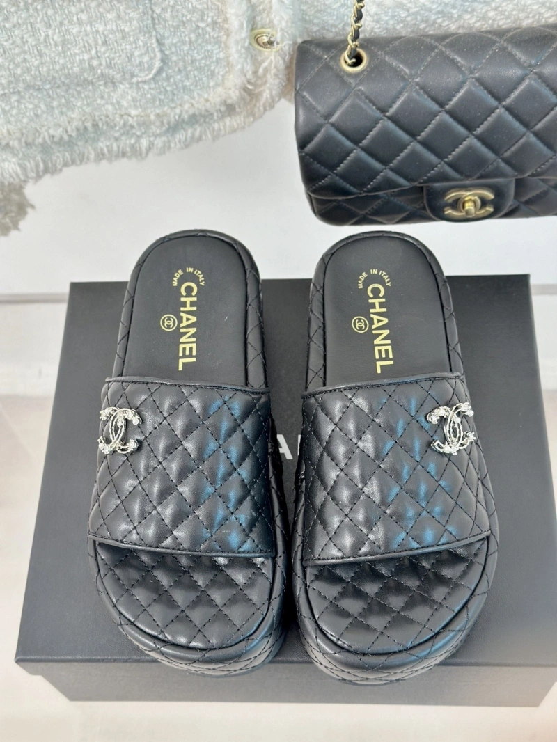 Cozy Chxnxl Slippers 128134