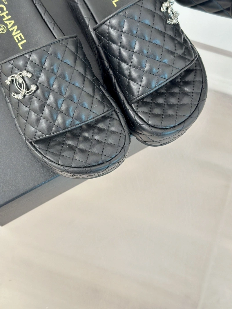 Cozy Chxnxl Slippers 128134
