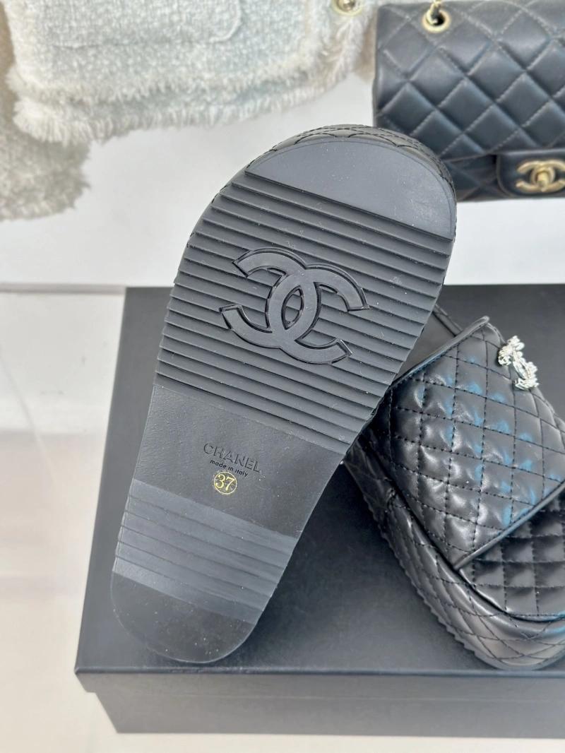 Cozy Chxnxl Slippers 128134