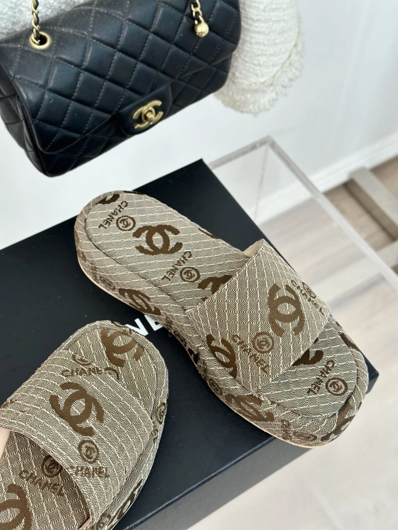Compact Chxnxl Slippers 128129