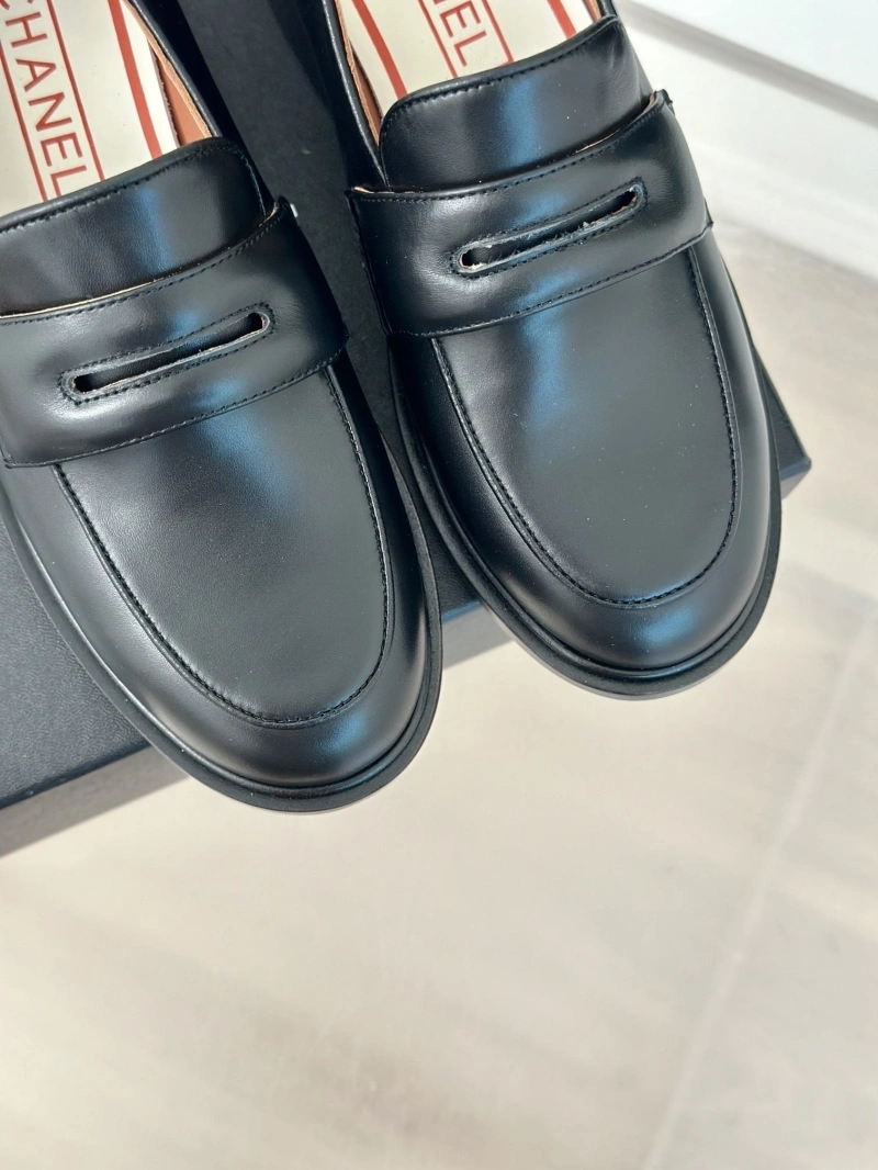 Compact Chxnxl Leather Shoes 128762